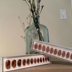 NIB set of 2 Static Nails